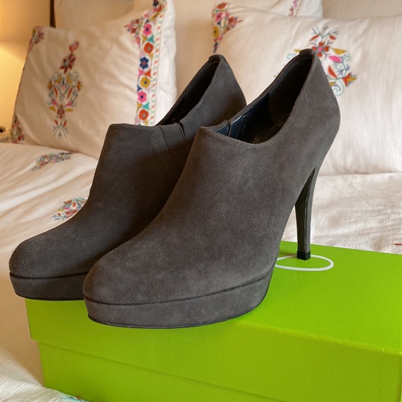 Stuart Weitzman Booties - Picture 1 of 16
